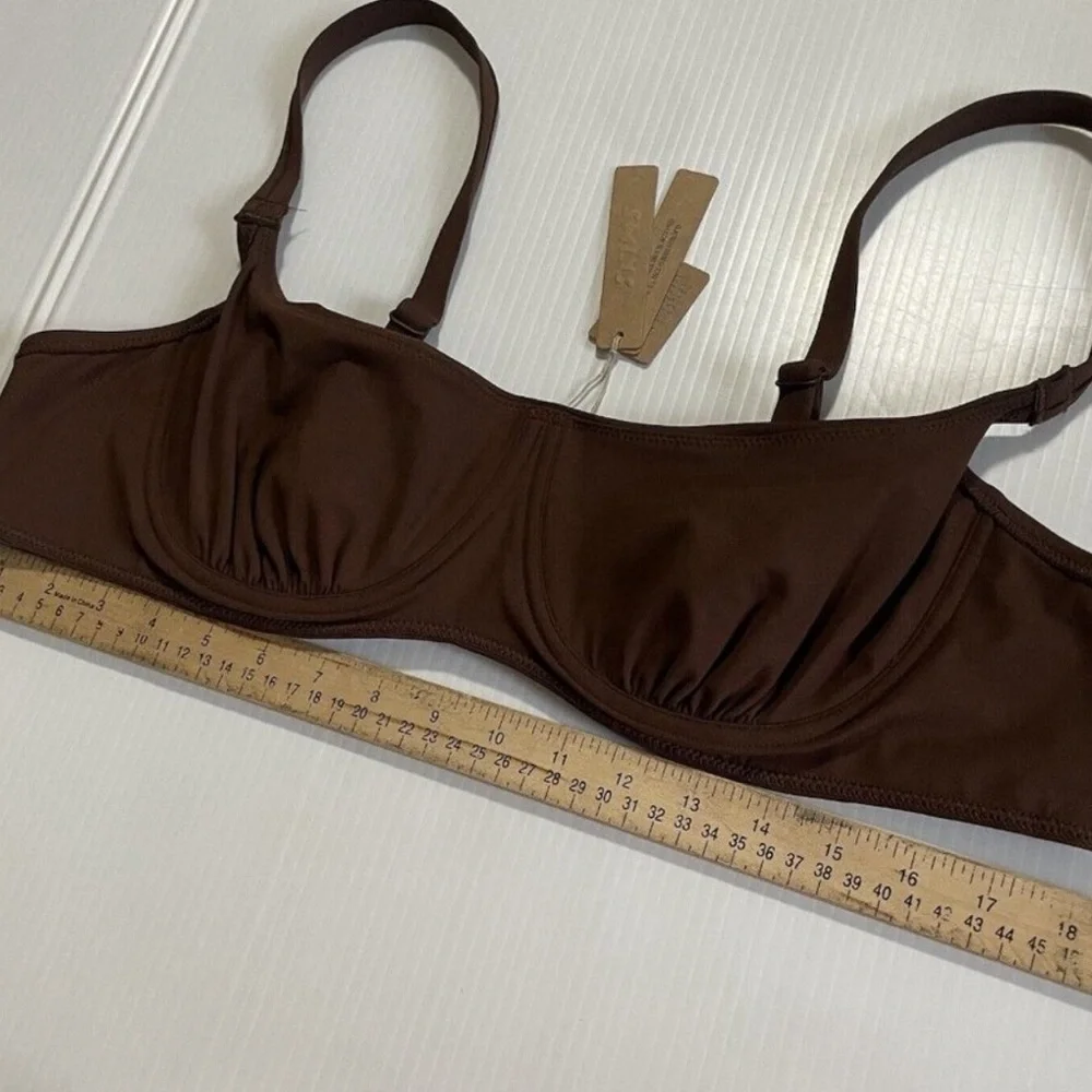 SKIMS Bikini Set bra size 4x and bikini is size 3